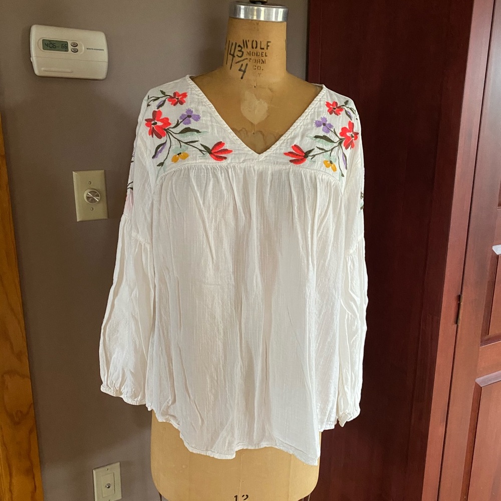 Old Navy Embroidered Top